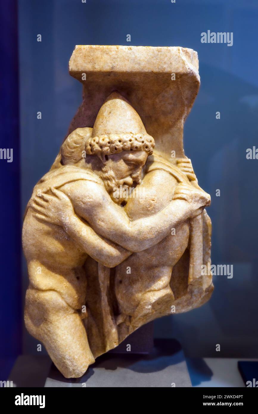 Fragment eines Sarkophags mit Ulysses und Laertes - Mitte des 2. Jahrhunderts n. Chr., Mondmarmor - Museo di Scultura Antica Giovanni Barracco, Rom, Italien Stockfoto