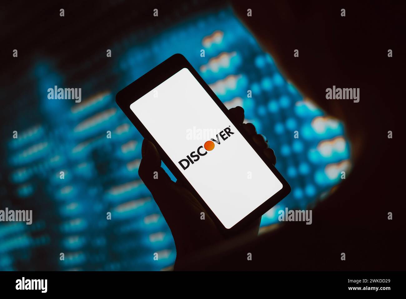 Brasilien. Februar 2024. In dieser Abbildung wird das Discover Financial Services Logo auf einem Smartphone-Bildschirm angezeigt. Quelle: SOPA Images Limited/Alamy Live News Stockfoto