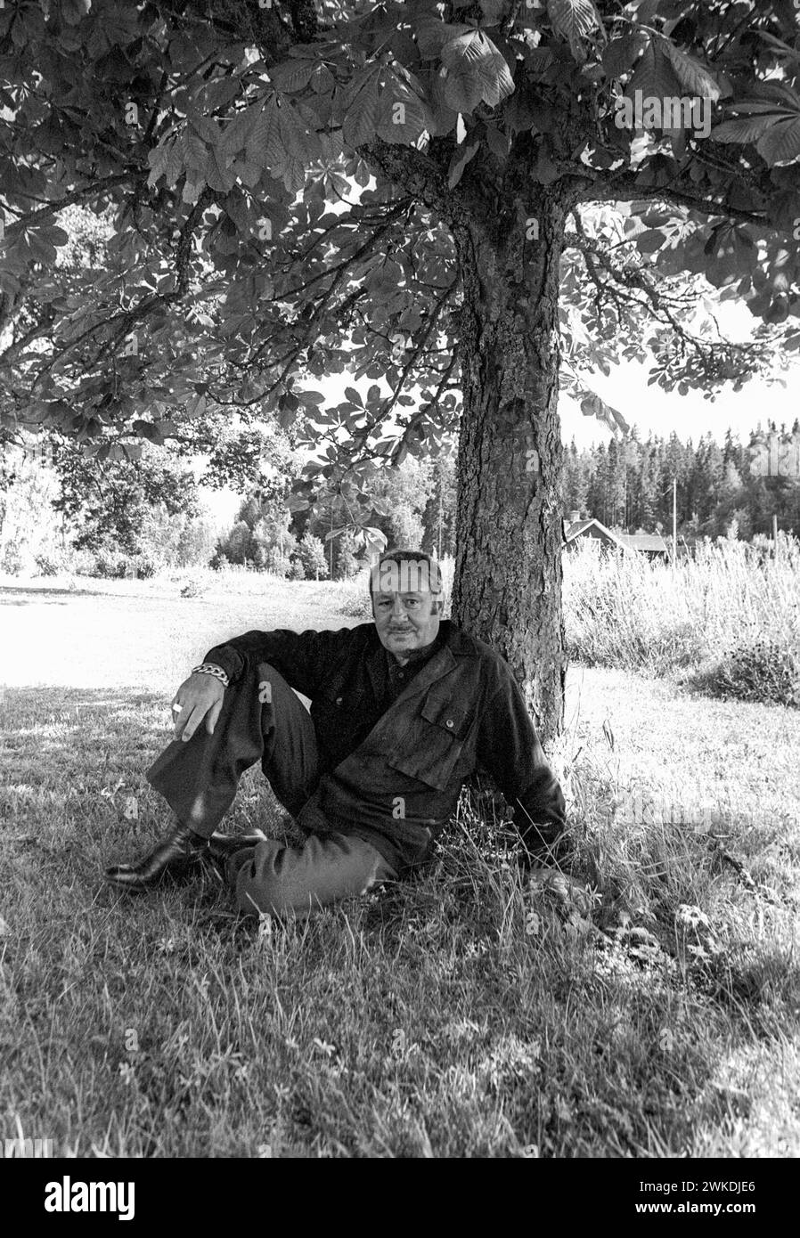 ERNST NEIZVESTNY russischer Maler und Bildhauer, bekannt als Künstler hinter dem Denkmal am Grab des politischen Leadeten Nikita Chruschtschow auf dem Nowodewitschi Friedhof Stockfoto