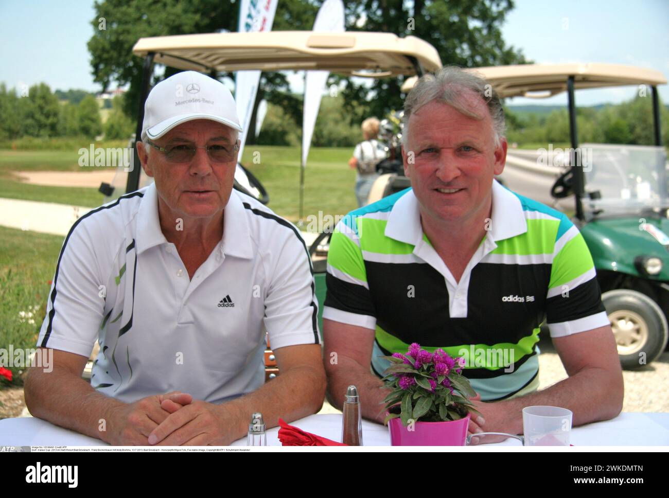 BAD GRIESBACH, Deutschland. , . im Hartl Resort Bad Griesbach, Franz Beckenbauer mit Andy Brehme, 13.7,2013, Bad Griesbach - gebührenpflichtiges Bild, Copyright © SCHUHMANN Alexander ATP Images (SCHUHMANN Alexander/ATP/SPP) Credit: SPP Sport Pressefoto. /Alamy Live News Stockfoto