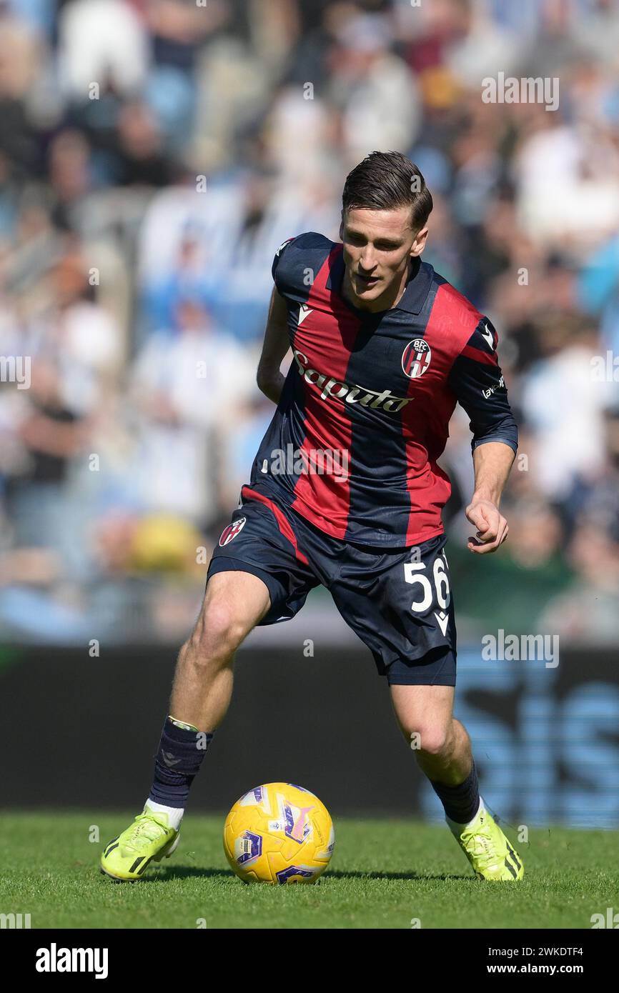 Roma, Italien. Februar 2024. Foto Alfredo Falcone/LaPresse 18. Februar 2024 - Roma, Italia - Sport, calcio - Lazio vs Bologna - Campionato italiano di calcio Serie A TIM 2023/2024 - Stadio Olimpico di Roma. Nella Foto: Alexis Saelemaekers (56 FC Bologna) Foto Alfredo Falcone/LaPresse 18. Februar 2024 Rom, Italien - Sport, Fußball - Lazio vs Bologna - italienische Fußballmeisterschaft der Serie A 2023/2024 - Olympisches Stadion în Rom. Im Bild: Alexis Saelemaekers (56 Bologna FC) Credit: LaPresse/Alamy Live News Stockfoto