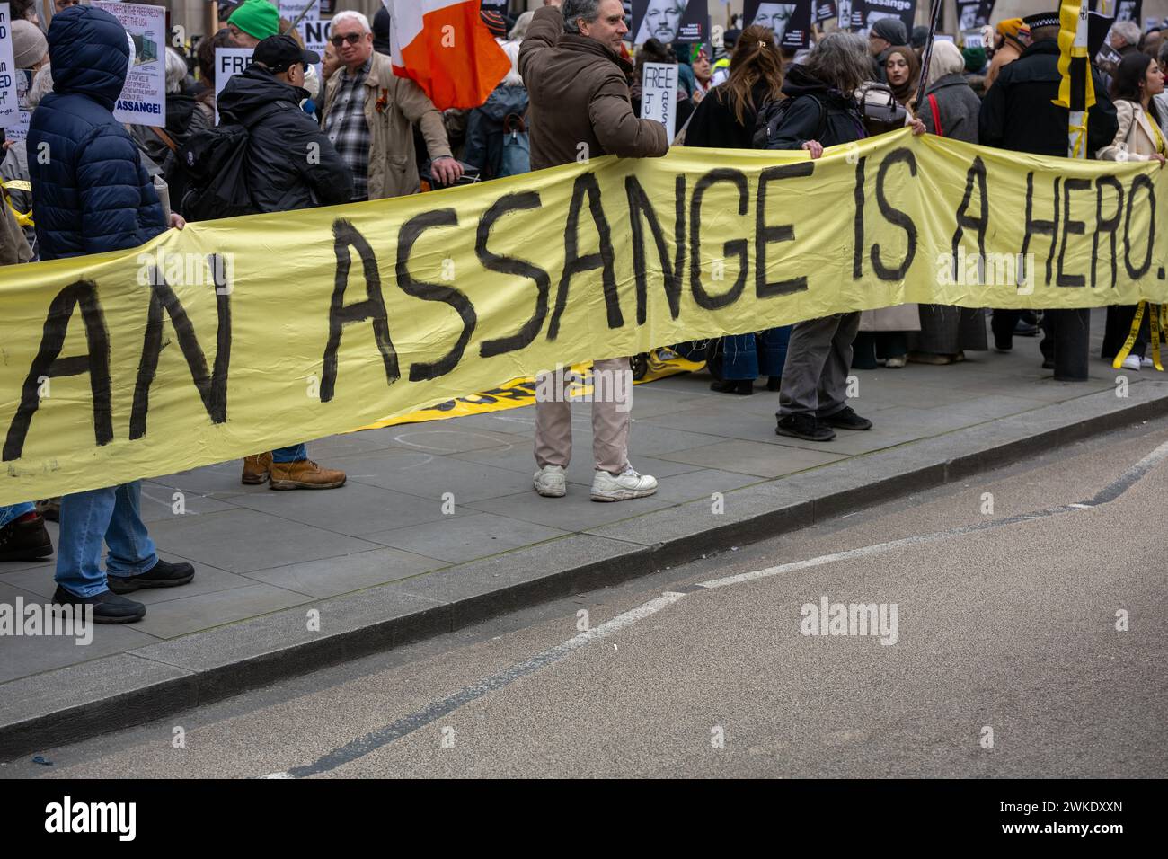 London, Großbritannien. Februar 2024. Unterstützer von Julian Assange vor dem High Court, der eine Berufung gegen seine Auslieferung an die USA verhandelt. Credit: Ian Davidson/Alamy Live News Stockfoto