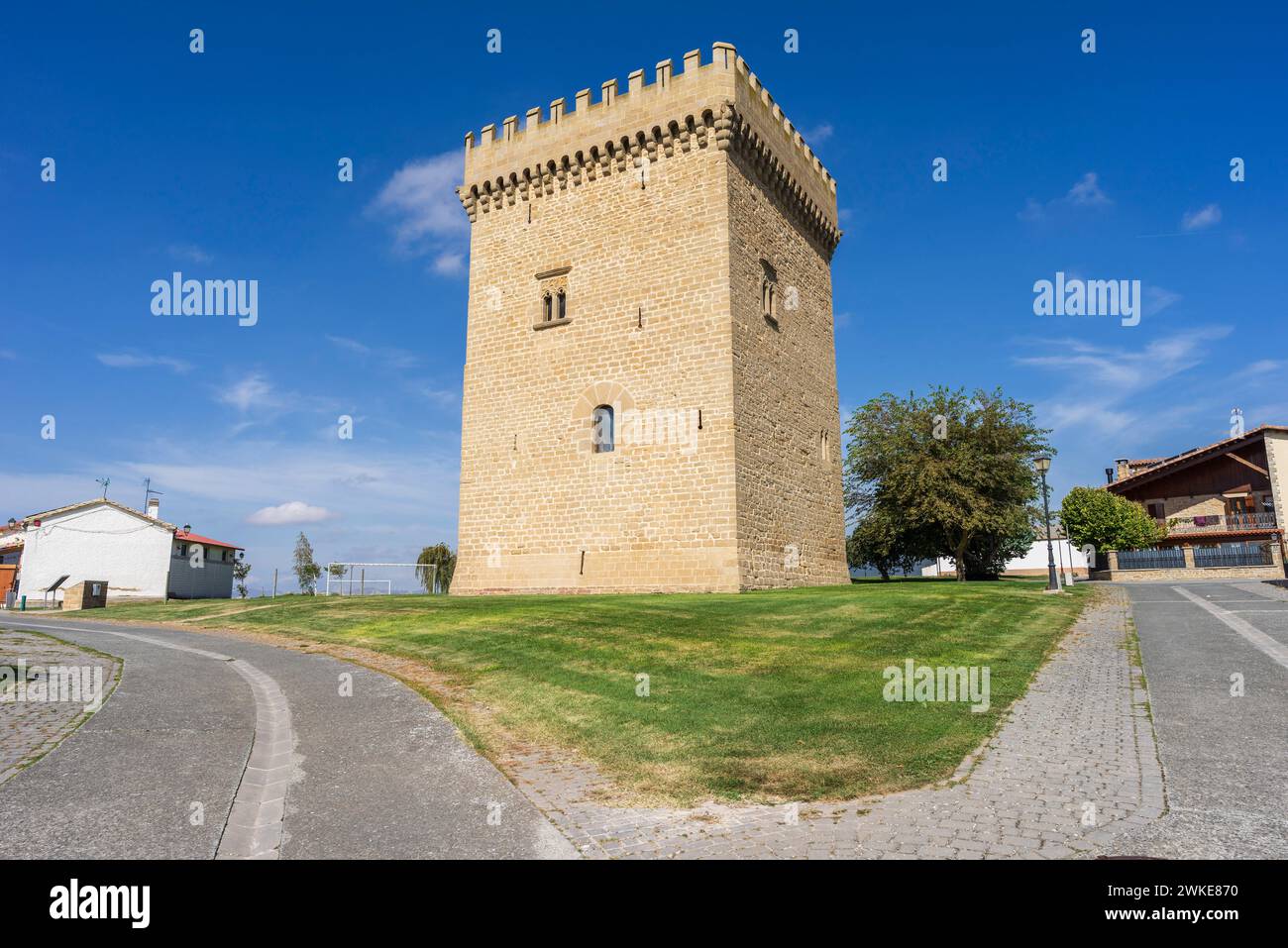 Olcoz Palace Tower, mittelalterliche Bauten von kulturellem Interesse, Olcoz, Valdizarbe Tal, Navarra, Spanien. Stockfoto