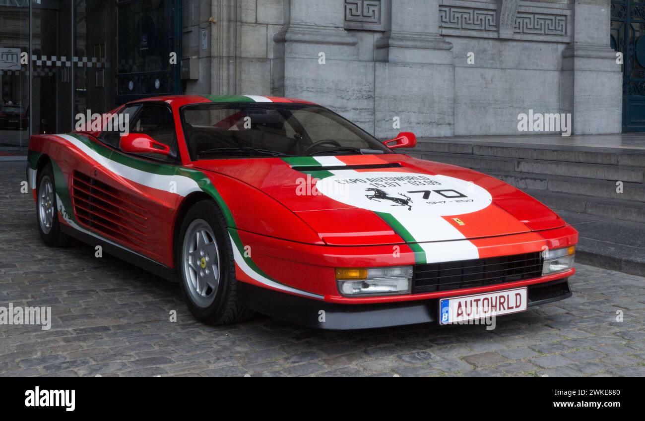 Ausstellung von Sportwagen in der Autoworld, Brüssel Stockfoto