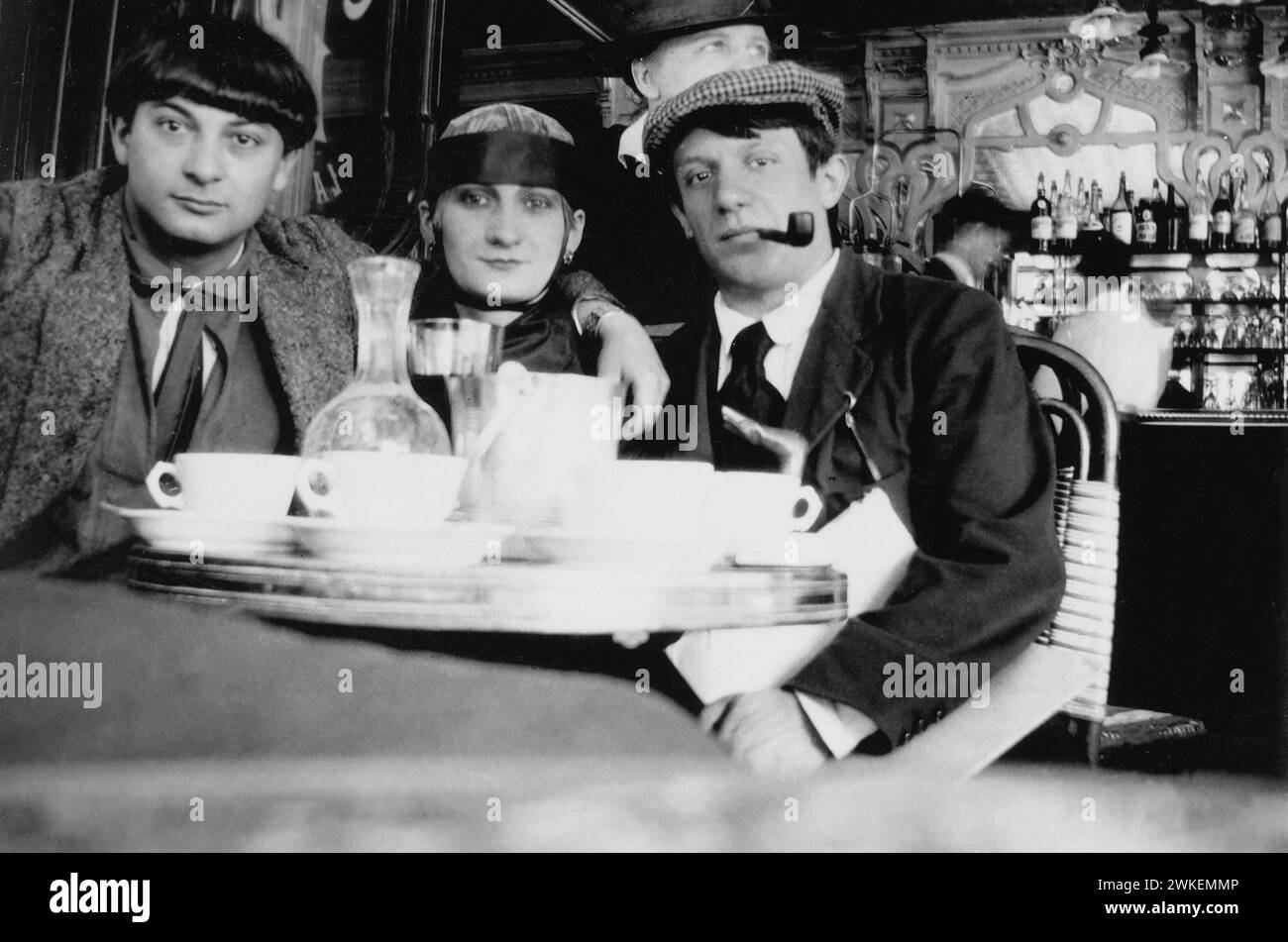Moise Kisling, Pâquerette und Pablo Picasso in La Rotonde, Paris. Museum: © Comité Jean Cocteau. Stockfoto