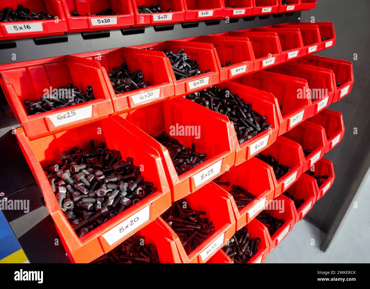 Schraubkästen, Materiallager, mechanische Metallindustrie, Gipuzkoa, Baskenland, Spanien Stockfoto