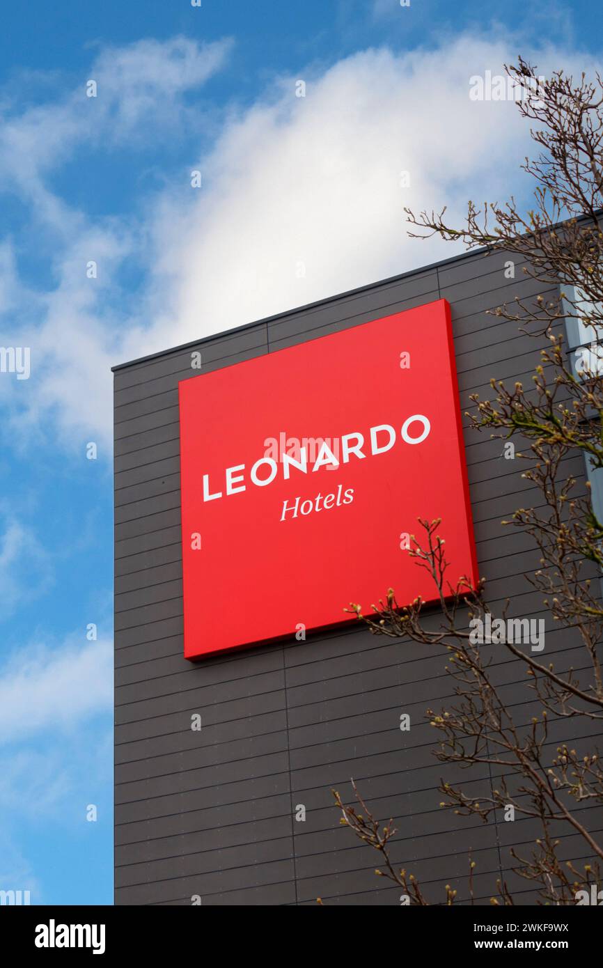 leonardo Hotels Logo auf einem Schild auf dem newcastle Hotel uk - ehemals Jury's inn Stockfoto