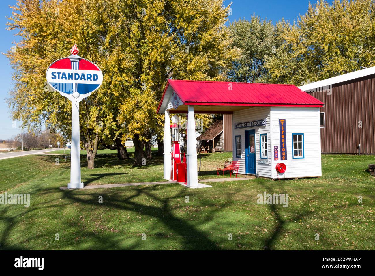 Alte Tankstelle in Farmersburg, Iowa Stockfoto