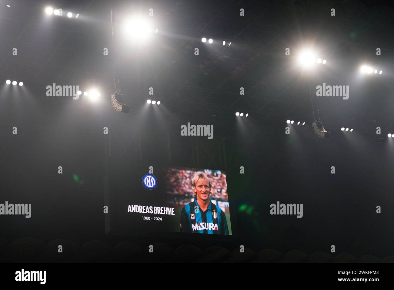 Mailand, Italien. Februar 2024. Foto Spada/LaPresse 20 febbraio 2024 - Milano, Italia - Sport, calcio - FC Inter vs Atletico Madrid - Champions League 2023/2024 - Stadio San Siro Nella Foto: minuto di silenzio per Andreas Brehme 20. Februar 2024 Mailand, Italien - Sport, calcio - FC Inter vs Atletico Madrid - Champions League 2023/2024 - San Siro Stadium. Im Bild: Andreas Brehme, Schweigeminute Credit: LaPresse/Alamy Live News Stockfoto