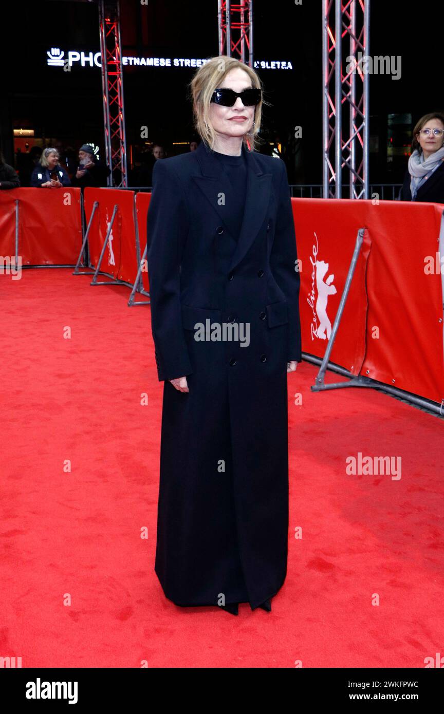 Isabelle Huppert bei der Premiere des Kinofilms 'Les Gens d'à côté / My New Friends' auf der Berlinale 2024 / 74. Internationale Filmfestspiele Berlin im Zoo Palast. Berlin, 19.02.2024 Stockfoto