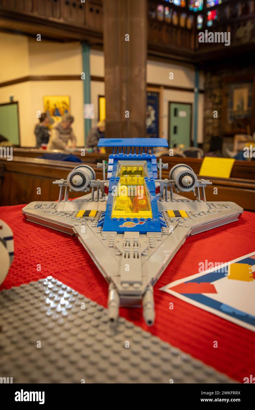 LEGO Raumschiff beim Brick Festival in der St. Elphin's Parish Church in Warrington, Cheshire, England Stockfoto