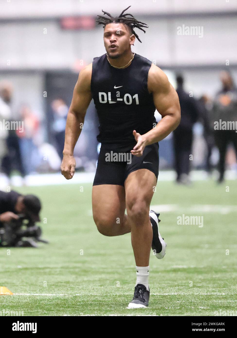 Metairie, USA. Februar 2024. Der Verteidiger Darrian Brokenburr (Howard University) führte den 40-Yard-Sprung während des Allstate HBCU Legacy Bowl NFL Combined im New Orleans Saints Ochsner Sports Performance Center in Metairie, Louisiana am Montag, den 19. Februar 2024. (Foto: Peter G. Forest/SIPA USA) Credit: SIPA USA/Alamy Live News Stockfoto