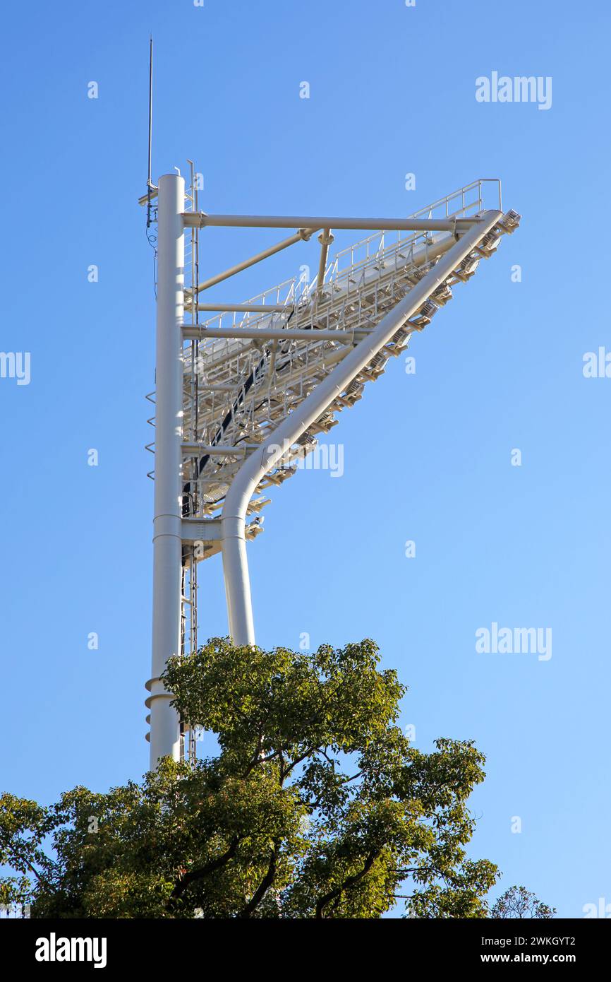 Flutlichter des Yokohama Stadions, Heimstadion der Yokohama Dena Baystars in Kanagawa, Japan. Stockfoto