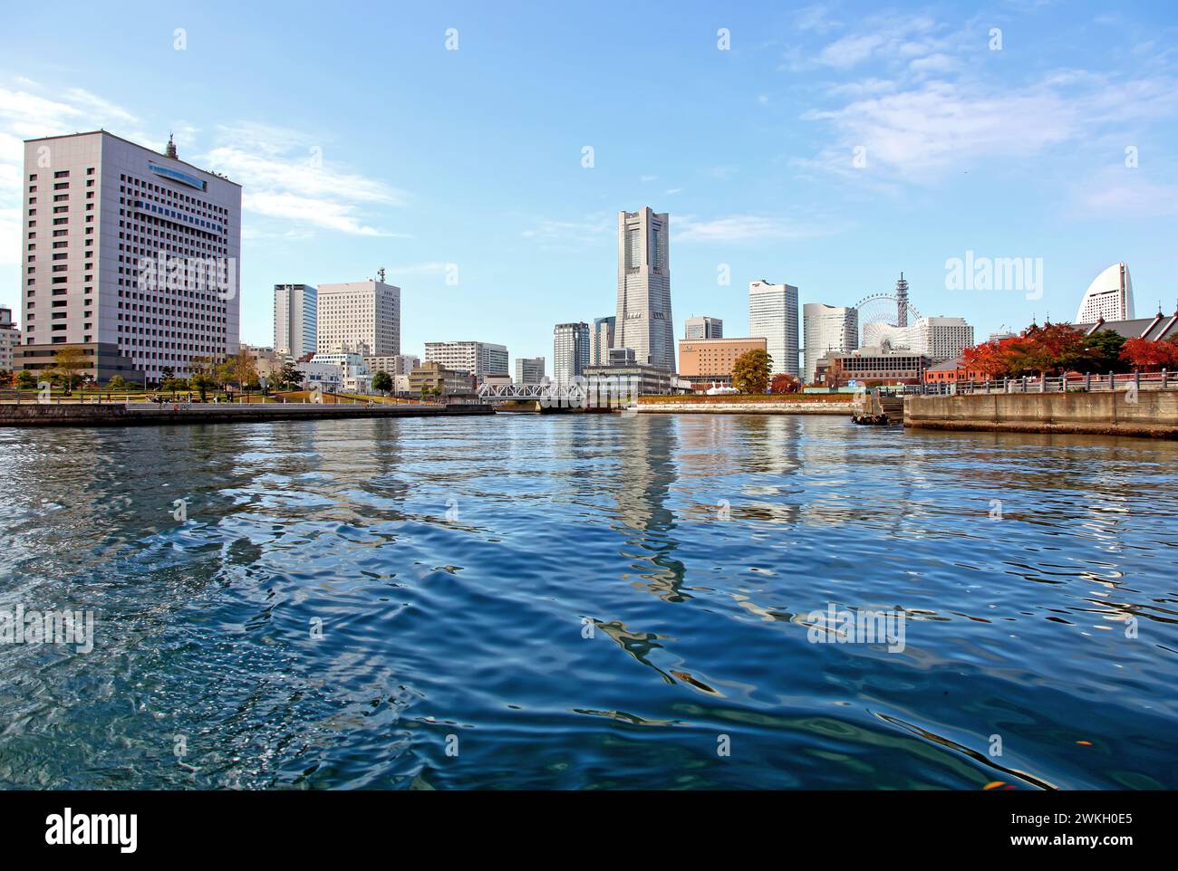 Yokohama City Skyline von Yokohama Bay in Kanagawa, Japan. Stockfoto