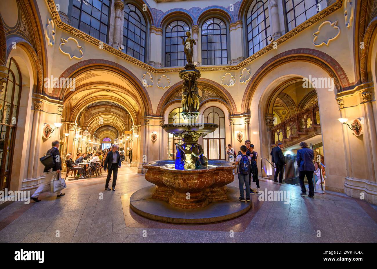 Wien, Österreich. In der Ferstel-Passage, Palais Ferstel. Ein typisches wiener Kaffeehaus. Das Hotel liegt im Innenstadtviertel. Stockfoto