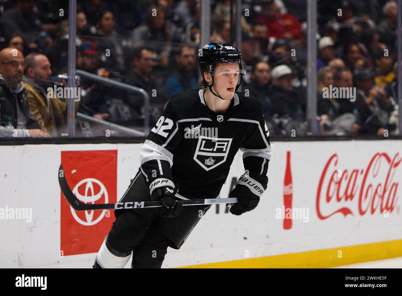 Los Angeles, Kalifornien, USA. Februar 2024. BRANDT CLARKE von den Los Angeles Kings der NHL jagt den Puck während eines Spiels gegen die Columbus Blue Jackets in der Crypto.com Arena in Los Angeles, Kalifornien am 20. Februar 2024 (Credit Image: © Alex Cave/ZUMA Press Wire) NUR ZUR REDAKTIONELLEN VERWENDUNG! Nicht für kommerzielle ZWECKE! Stockfoto