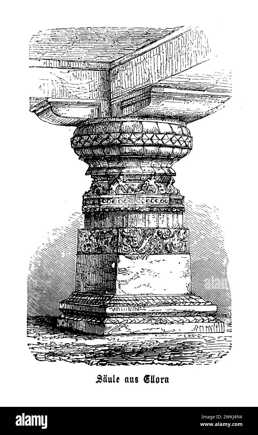 Die Säule des Kailasa-Tempels in den Ellora-Höhlen ist ein atemberaubendes Beispiel für antike indische Handwerkskunst und Einfallsreichtum. Diese monolithische Struktur, Teil der 16. Höhle, ist aufwendig geschnitzt mit detaillierten Darstellungen von Göttern, Göttinnen und mythologischen Szenen, die den reichen Wandteppich der hinduistischen Mythologie zelebrieren. Der Tempel, der Lord Shiva gewidmet ist, zeigt eine beispiellose architektonische Leistung, wobei die Säule als Zeugnis für die Kunst und spirituelle Hingabe der Handwerker steht. Der Komplex selbst, der zum UNESCO-Weltkulturerbe gehört, ist ein bedeutender Wallfahrtsort und zieht Besucher von der anderen Seite an Stockfoto