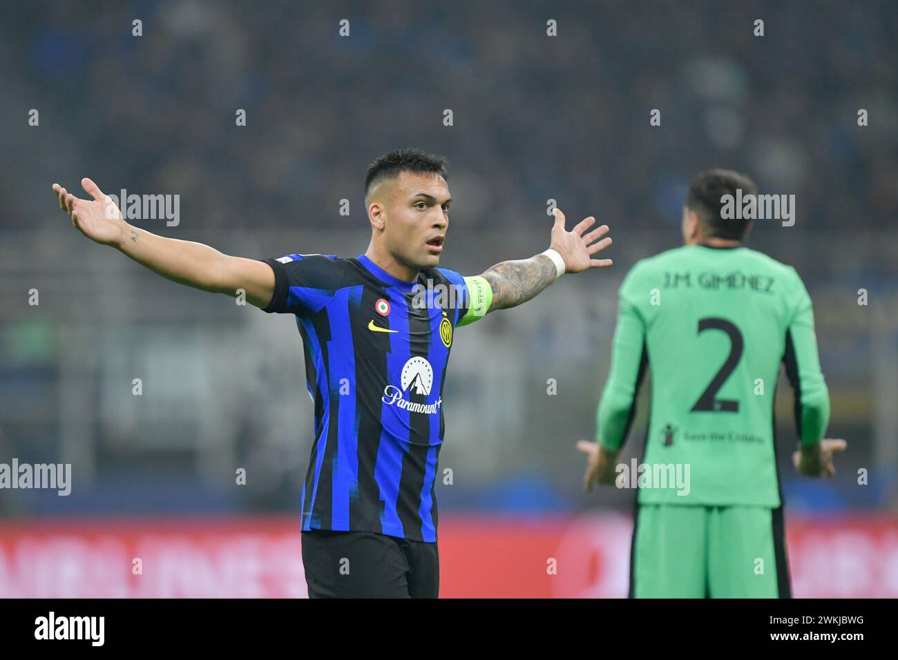 Mailand, Italien. Februar 2024. Lautaro Martinez (10) von Inter wurde während des UEFA Champions League-Spiels zwischen Inter und Atletico Madrid bei Giuseppe Meazza in Mailand gesehen. (Foto: Gonzales Photo/Alamy Live News Stockfoto