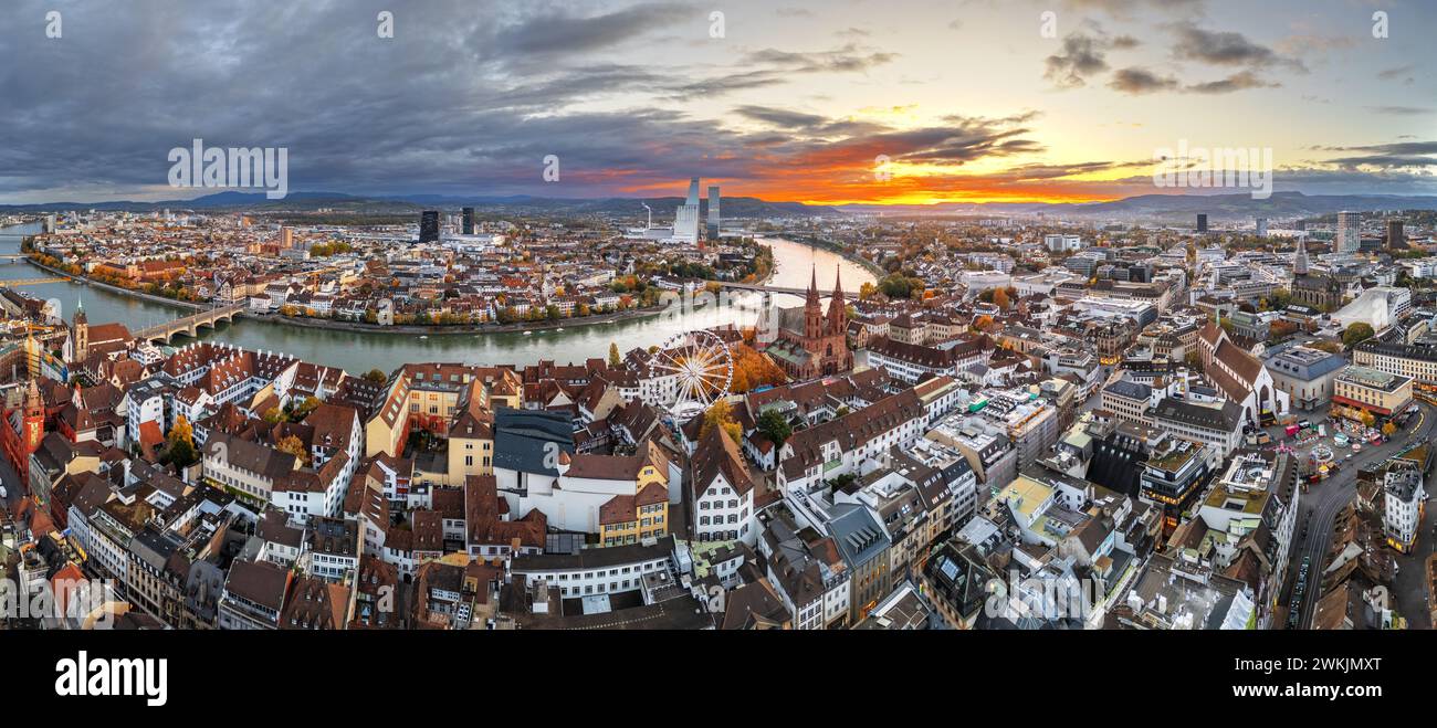 Basel, Schweiz Stadtbild bei Sonnenaufgang. Stockfoto