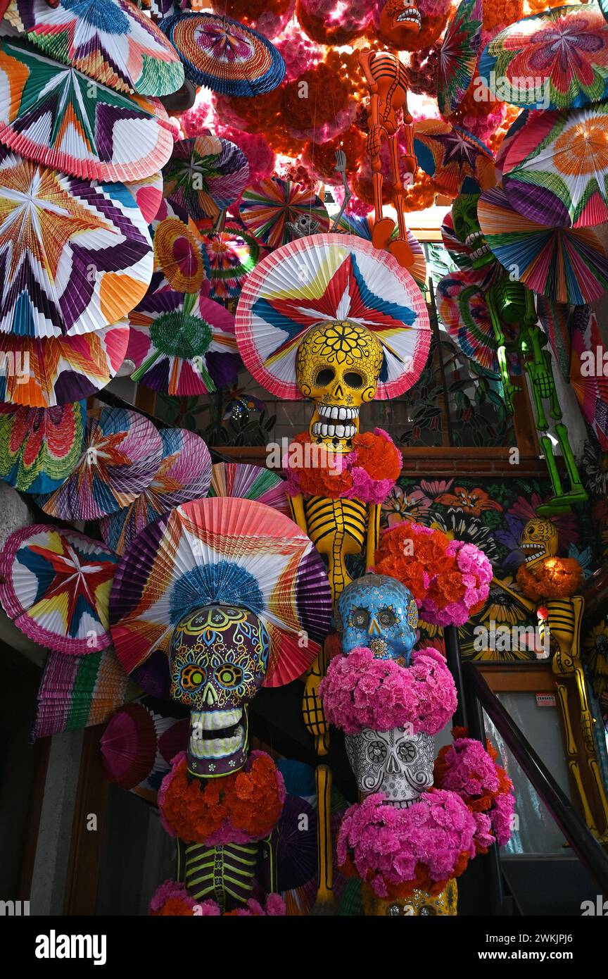 Bunte Skelett-Puppen, Coyoacan, Mexiko-Stadt Stockfoto
