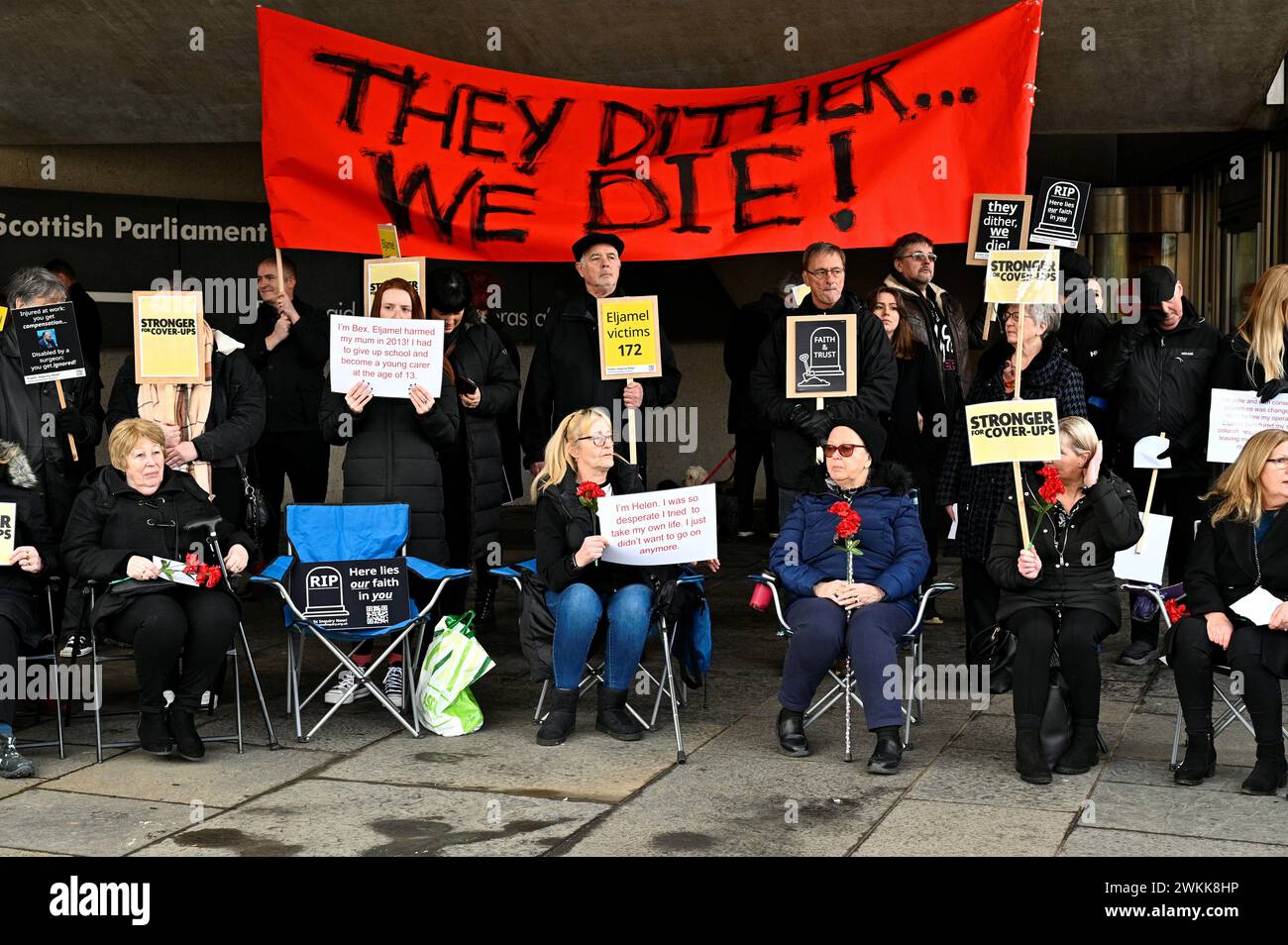 Edinburgh, Schottland, Großbritannien. Februar 2024. Prof Sam Eljamel protestierte außerhalb von Holyrood von betroffenen Patienten und protestierte wegen "Dithering" gegen die Verzögerung der öffentlichen Untersuchung der Affäre. Quelle: Craig Brown/Alamy Live News. Stockfoto