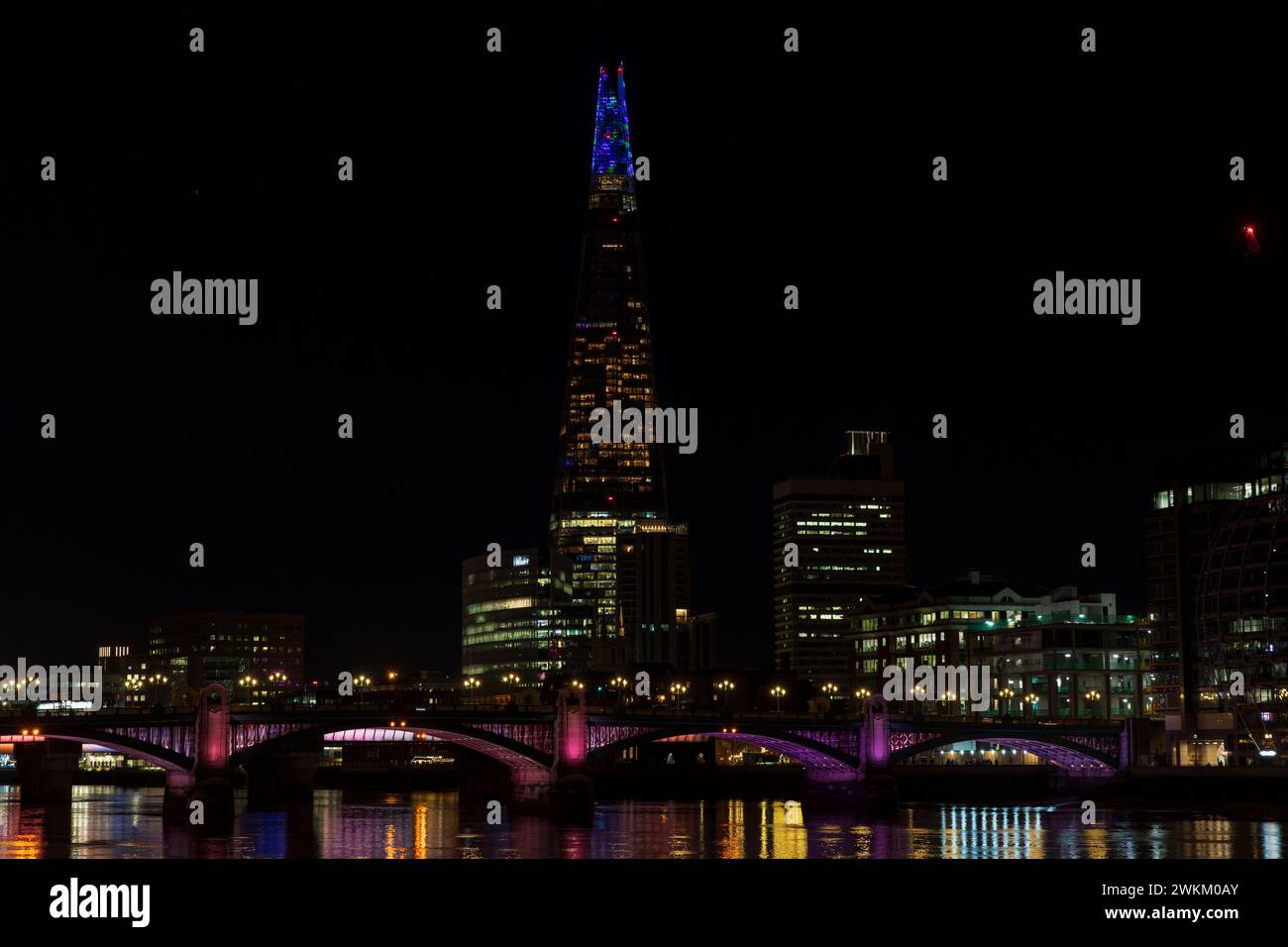 Shard Lights 2022 Display & Southwark Bridge, London, England. Stockfoto