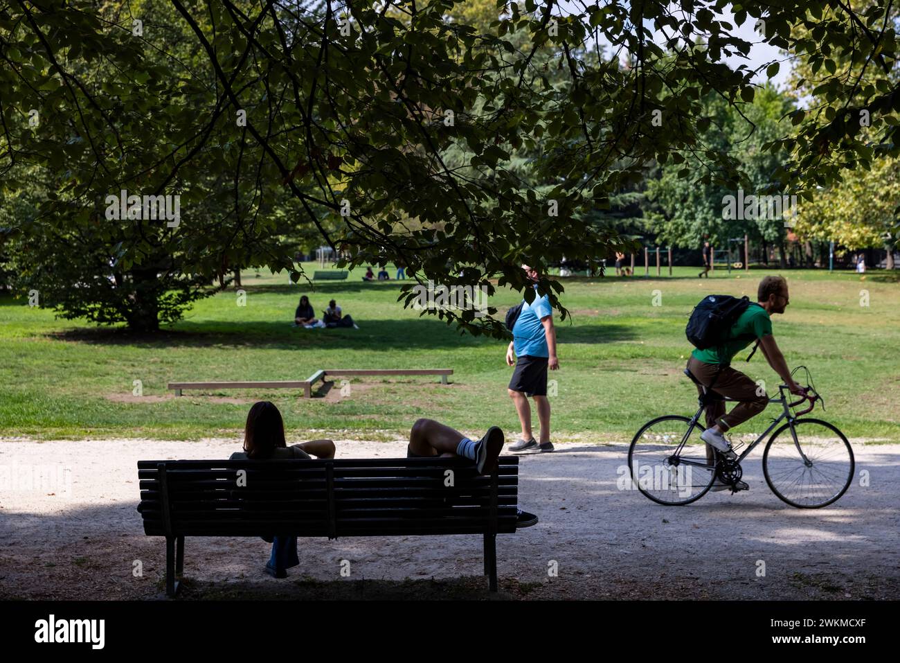 Inmitten der weitläufigen städtischen Ausdehnung Mailands befindet sich der Parco Sempione, der größte Park hinter dem Castello Sforzesco und besteht aus 116 Hektar. Stockfoto