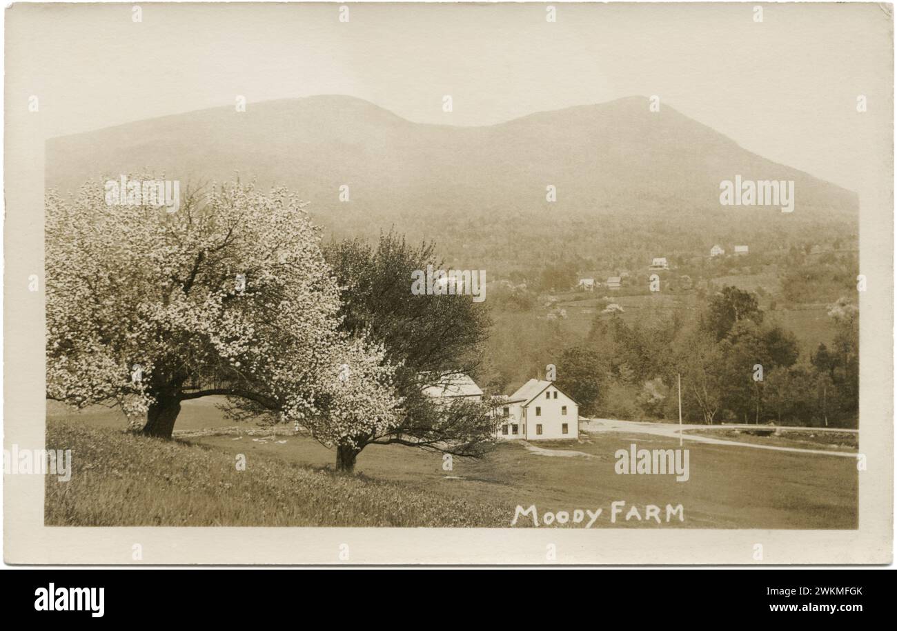 RPPC (Real Photo Post Card) der US-amerikanischen Evangelistin Dwight L. Moody's Farm in Northfield, Massachusetts. (USA) Stockfoto