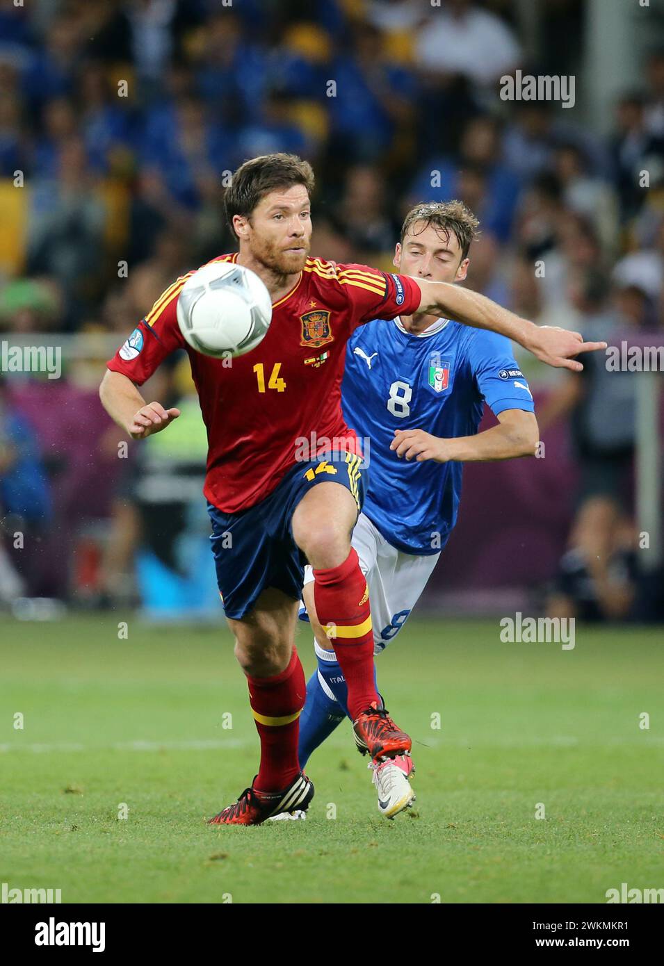Xabi Alonso ( ESP ), Claudio Marchisio ( ITA ) Fussball EM 2012 Finale : Spanien - Italien 4:0 Finale : Spanien - italien 4:0 Kiew 1.7.2012 © diebilderwelt / Alamy Stock Stockfoto