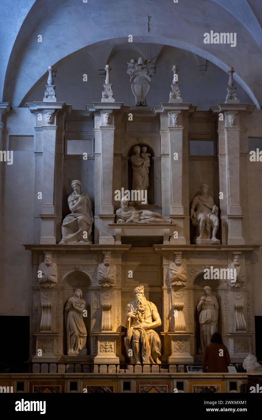 San Pietro in Vincoli, auch bekannt als St. Peter in Ketten, enthält eine der MichelangeloÕs berühmtesten Skulpturen ÒMosesÓ. Der große Renaissancekünstler c Stockfoto