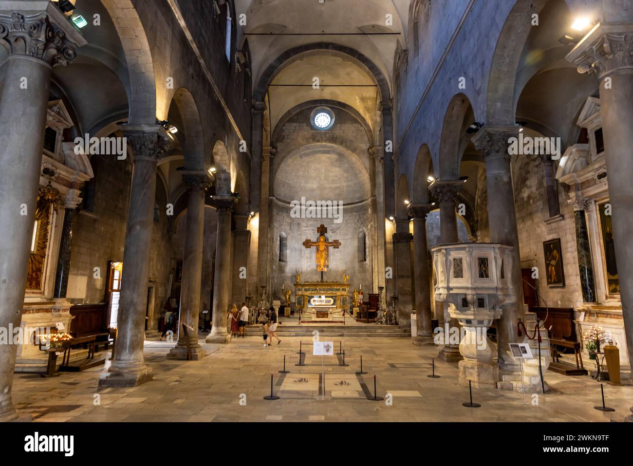 San Michele in Foro, die römisch-katholische Kirche aus dem 12. Jahrhundert in Lucca, Italien. Stockfoto