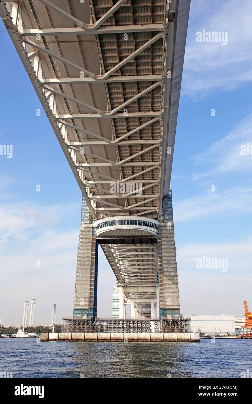 Die yokohama Bay Bridge in der Yokohama Bay, Präfektur Kanagawa, Japan Stockfoto