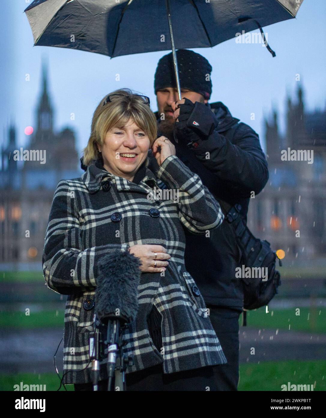 London, England, Großbritannien. Februar 2024. MARIA CAULFIELD, parlamentarische Staatssekretärin (Ministerin für Frauen) und parlamentarische Staatssekretärin (Ministerin für psychische Gesundheit und Frauengesundheitsstrategie), wird in Westminster während der morgendlichen Medienrunde gesehen, als sie die staatlichen Zertifikate für Säuglinge bekannt gibt, die vor der 24. Schwangerschaftswoche verloren gegangen sind. (Kreditbild: © Tayfun Salci/ZUMA Press Wire) NUR REDAKTIONELLE VERWENDUNG! Nicht für kommerzielle ZWECKE! Stockfoto