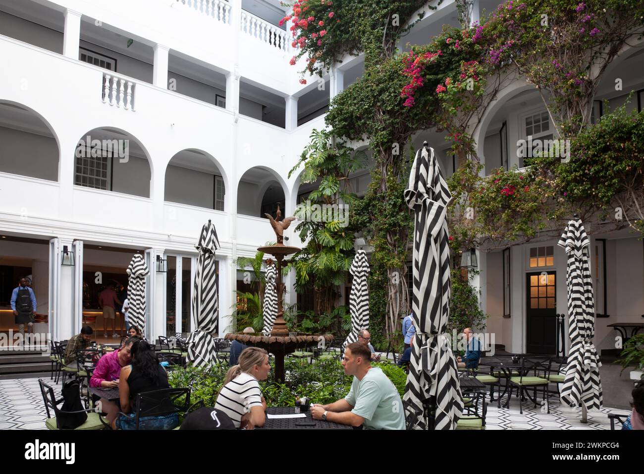 Winchester Mansions Boutique Hotel Courtyard Frühstück in Sea Point, Kapstadt - Südafrika Stockfoto