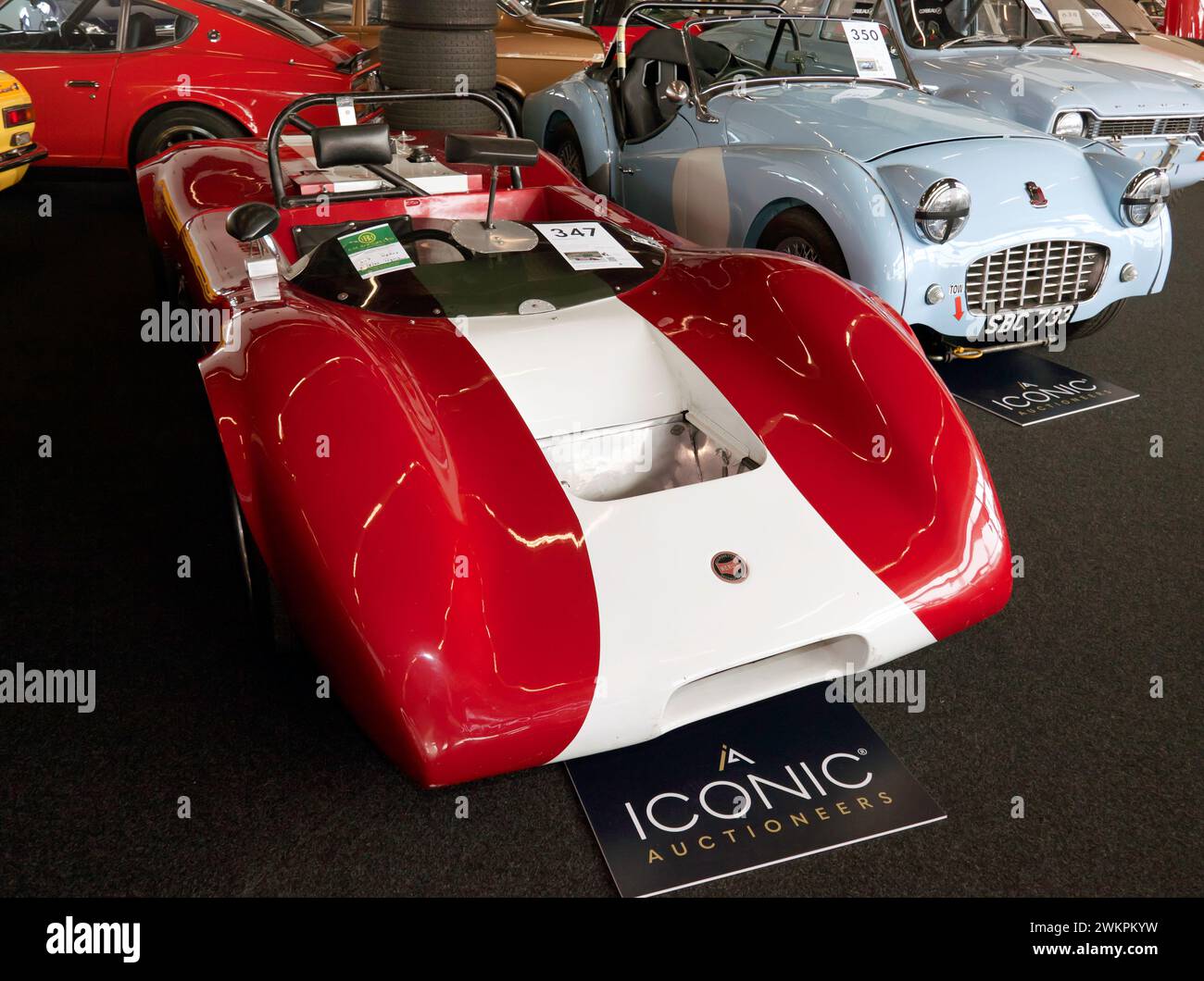 Dreiviertel-Vorderansicht eines 1968 Nerus Silhouette, der auf dem Silverstone Festival 2023 in der legendären Auktion verkauft wird Stockfoto
