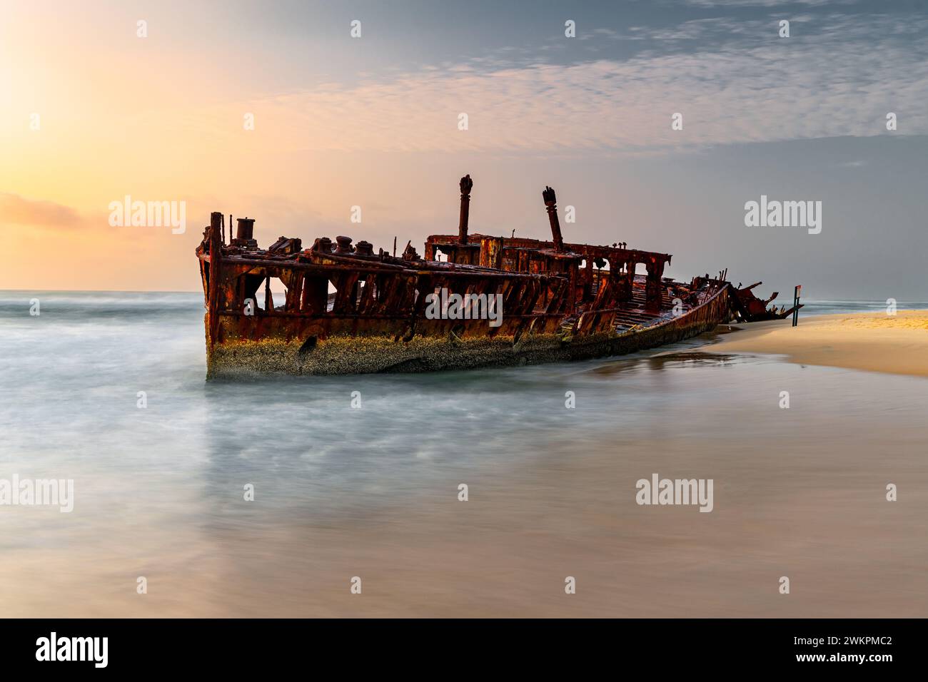 Berühmtes Maheno-Schiffswrack auf der zum Weltkulturerbe gehörenden Fraser Island. Stockfoto