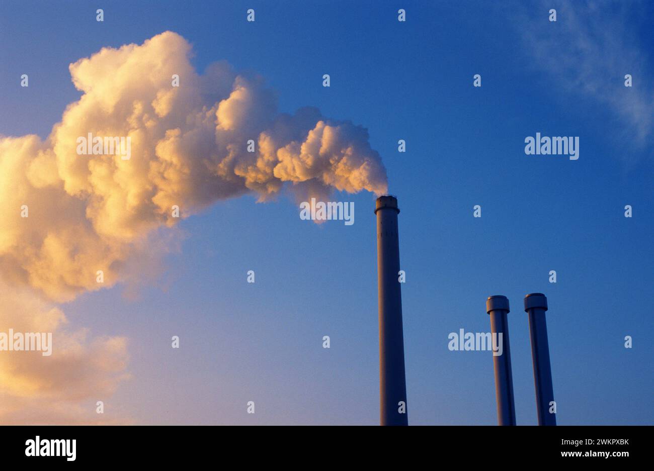 Kraftwerk Süd, Heizkraftwerk Süd im Winter, München, Bayern, Deutschland Stockfoto