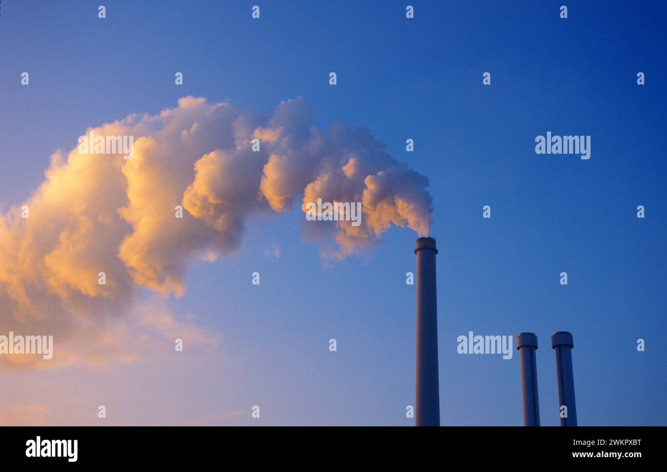 Kraftwerk Süd, Heizkraftwerk Süd im Winter, München, Bayern, Deutschland Stockfoto