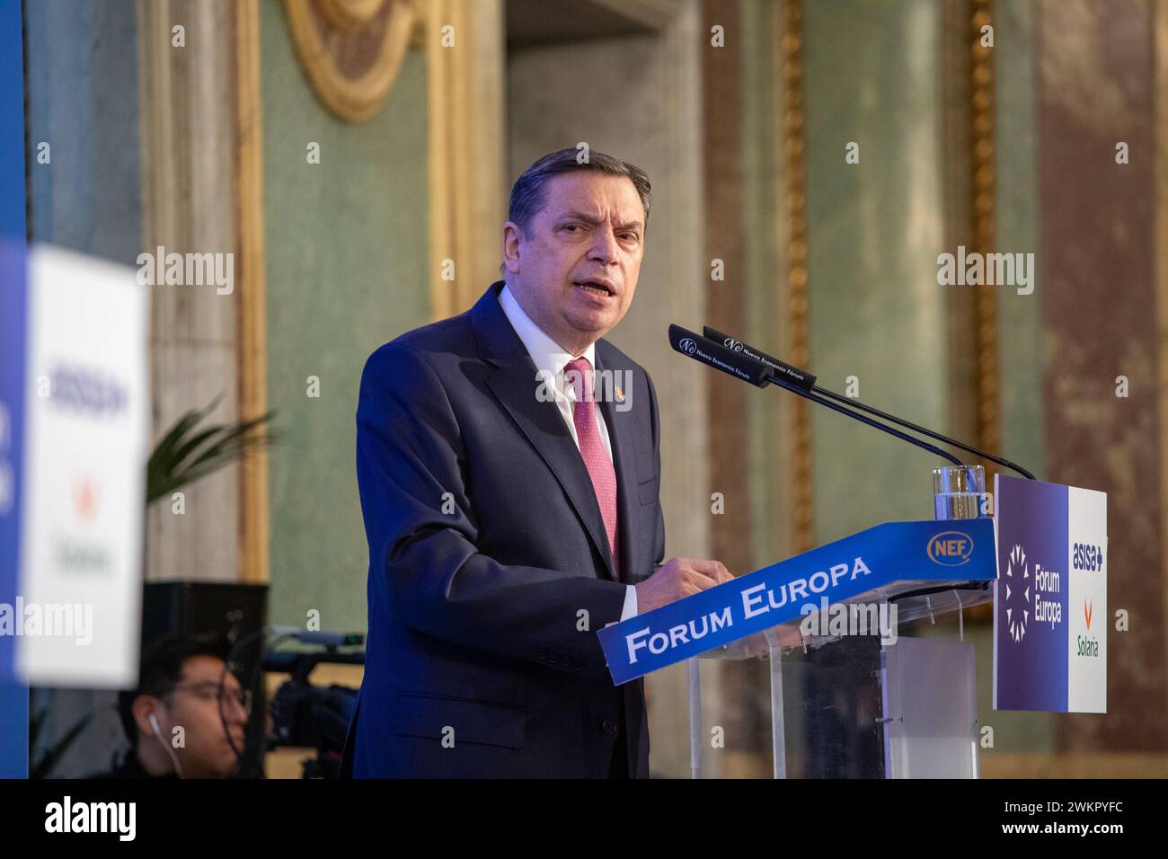 Madrid, Spanien. Februar 2024. Luis Planas, Minister für Landwirtschaft, Fischerei und Ernährung, spricht während eines informativen Frühstücks, das vom New Economy Forum in Madrid organisiert wird. Quelle: SOPA Images Limited/Alamy Live News Stockfoto