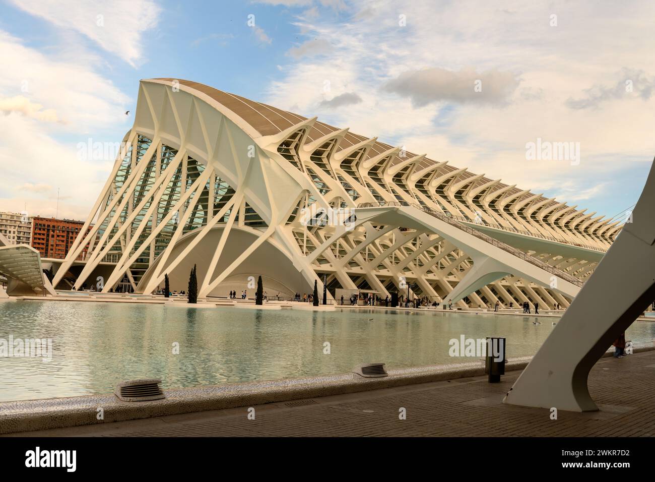 Tagespanorama von Valencias Stadt der Künste und Wissenschaften, mit Blick auf die ikonische moderne Architektur Stockfoto