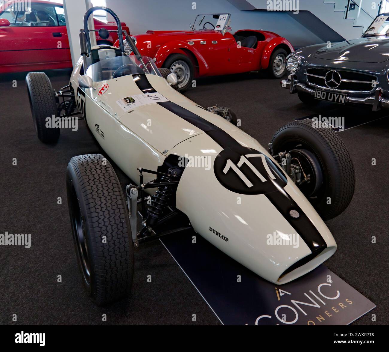 Dreiviertel Vorderansicht eines Nike Mk1 Formula Junior aus dem Jahr 1959, das auf der legendären Auktion beim Silverstone Festival 2023 verkauft wird Stockfoto