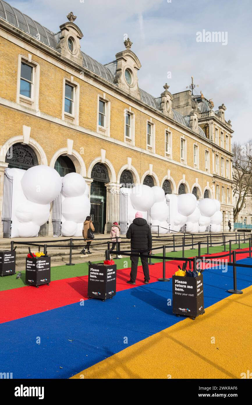 Aufblasbare Kunstinstallationen im Balloon Museum, Old Billingsgate Market, City of London, England, Großbritannien Stockfoto