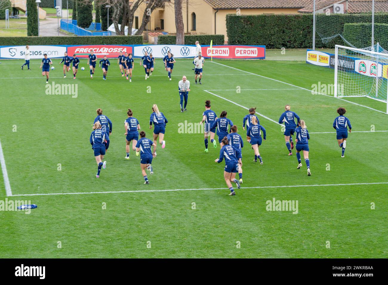 Florenz, Italien. Februar 2024. Florenz, Italien, 23. Februar 2024: Italienische Fußballnationalmannschaft der Frauen während des Freundschaftsspiels der Frauen zwischen Italien und Irland im Viola Park Stadion in Florenz (FI), Italien. (Sara Esposito/SPP) Credit: SPP Sport Press Photo. /Alamy Live News Stockfoto