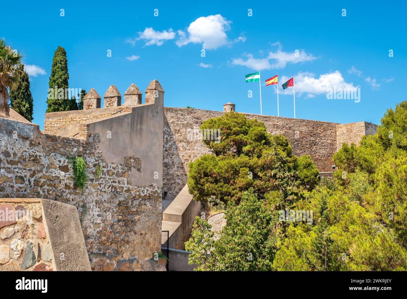 Verteidigungsmauern und Bastionen der Burg Gibralfaro (Castillo de Gibralfaro). Malaga, Andalusien, Spanien Stockfoto