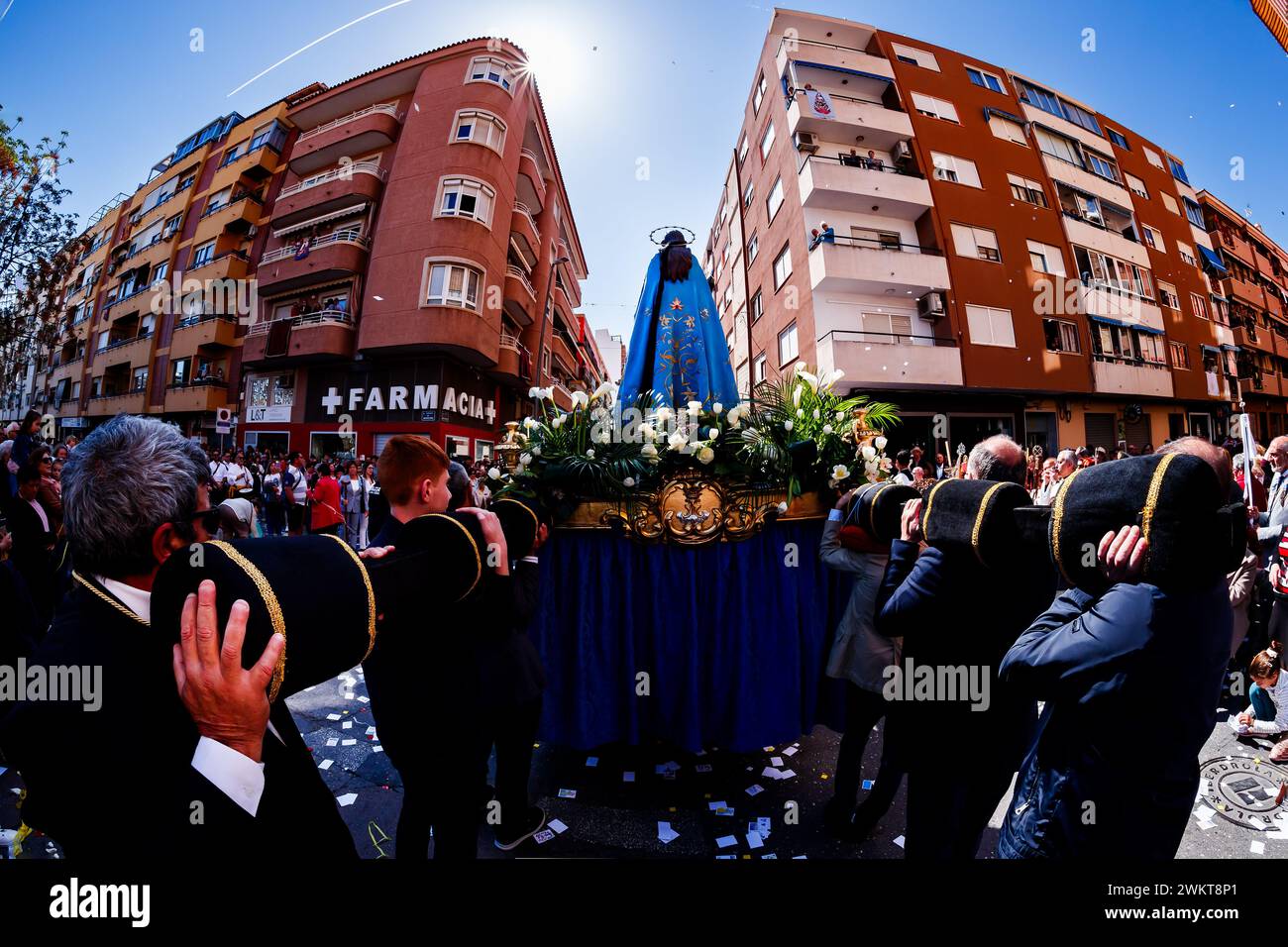 Die Jungfrau Maria mit dem Rücken, die in Villajoyosa auf Christus wartet Stockfoto