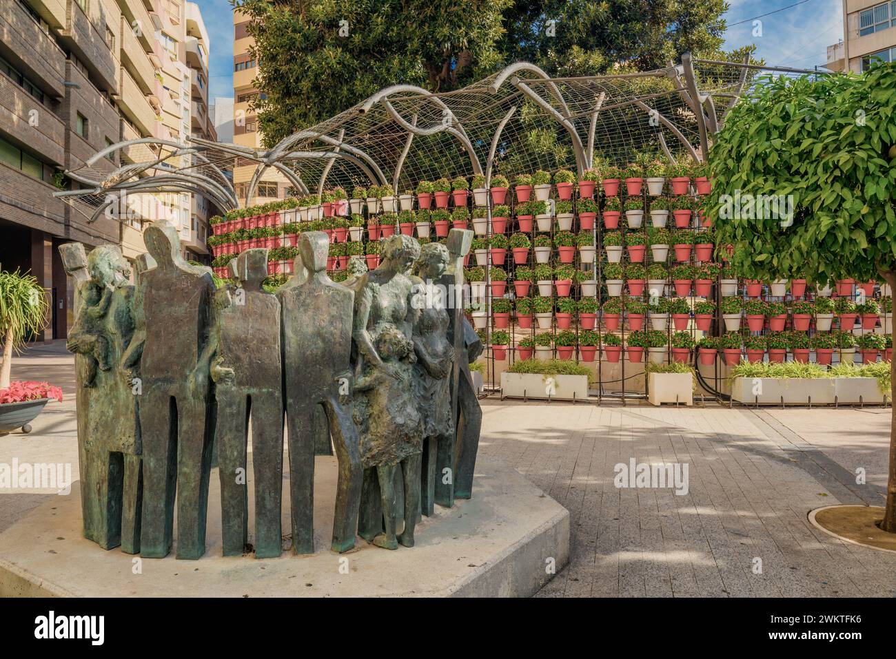 Denkmal für Menschenrechte, Bronzeskulpturgruppe von Mariano González Beltrán, auf der Plaza de Santo Domingo, Stadt Murcia, Spanien, Europa. Stockfoto