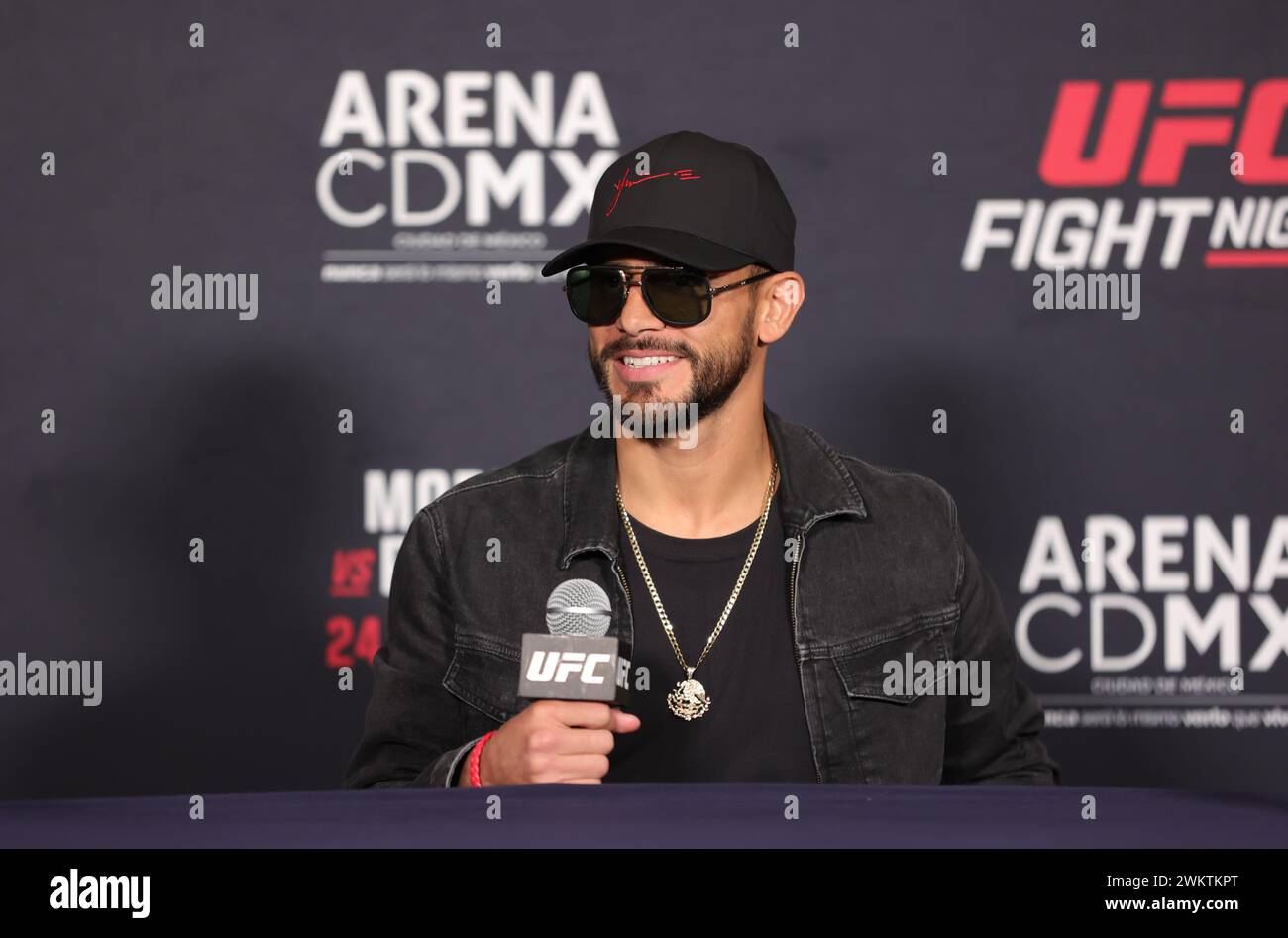 Mexiko-Stadt, Ciudad de Mexico, Mexiko. Februar 2024. 21. Februar 2024, Mexico City, Mexiko: Yair Rodriguez spricht während der UFC Fight Night Pressekonferenz im Presidente Intercontinental Hotel. Am 21. Februar 2024 in Mexiko-Stadt, Mexiko. (Credit Image: © Luis Marin/eyepix via ZUMA Press Wire) NUR REDAKTIONELLE VERWENDUNG! Nicht für kommerzielle ZWECKE! Stockfoto