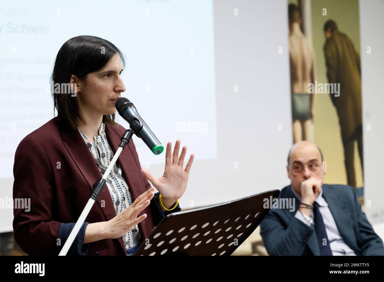 Roma, Italien. Februar 2024. Foto Cecilia Fabiano/LaPresse 22 Febbraio 2024 Roma, Italia - Politica - Palazzo Merulana : Fondazione Demo, seminario UN AI al servizio delle persone Nella Foto: Elly Schlein Nicola Zingaretti 22. Februar 2024 Roma, Italien - Politik - Seminar der Demo Stiftung auf dem Foto: Elly Schlein, Nicola Zingaretti Credit: LaPresse/Alamy Live News Stockfoto