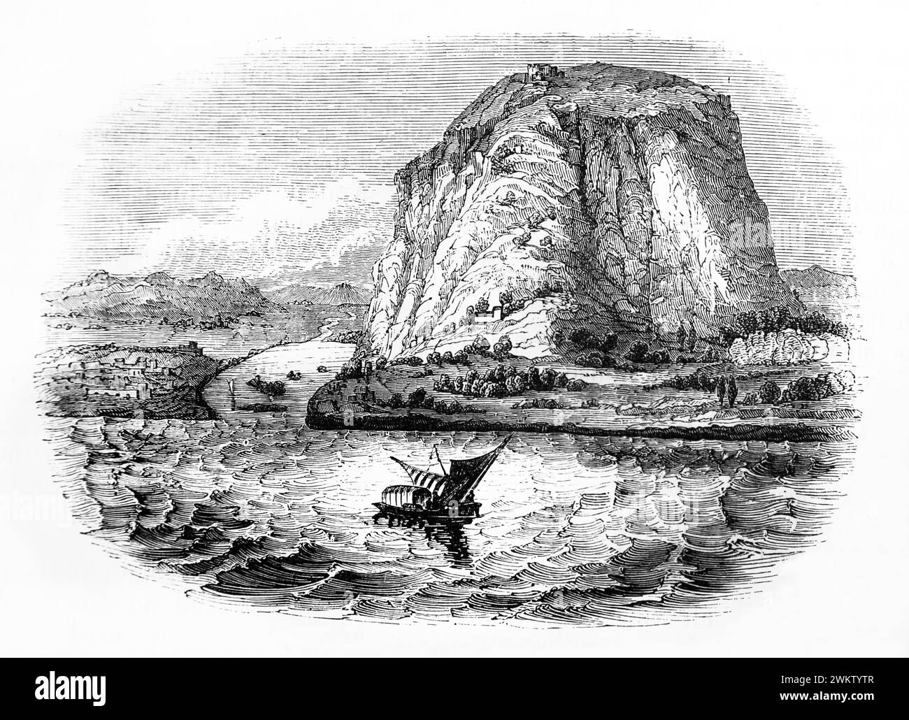 Illustration des biblischen Ortes die Landzunge des Karmel aus dem Meer von Maundrell in der antiken Familienbibel aus dem 19. Jahrhundert Stockfoto