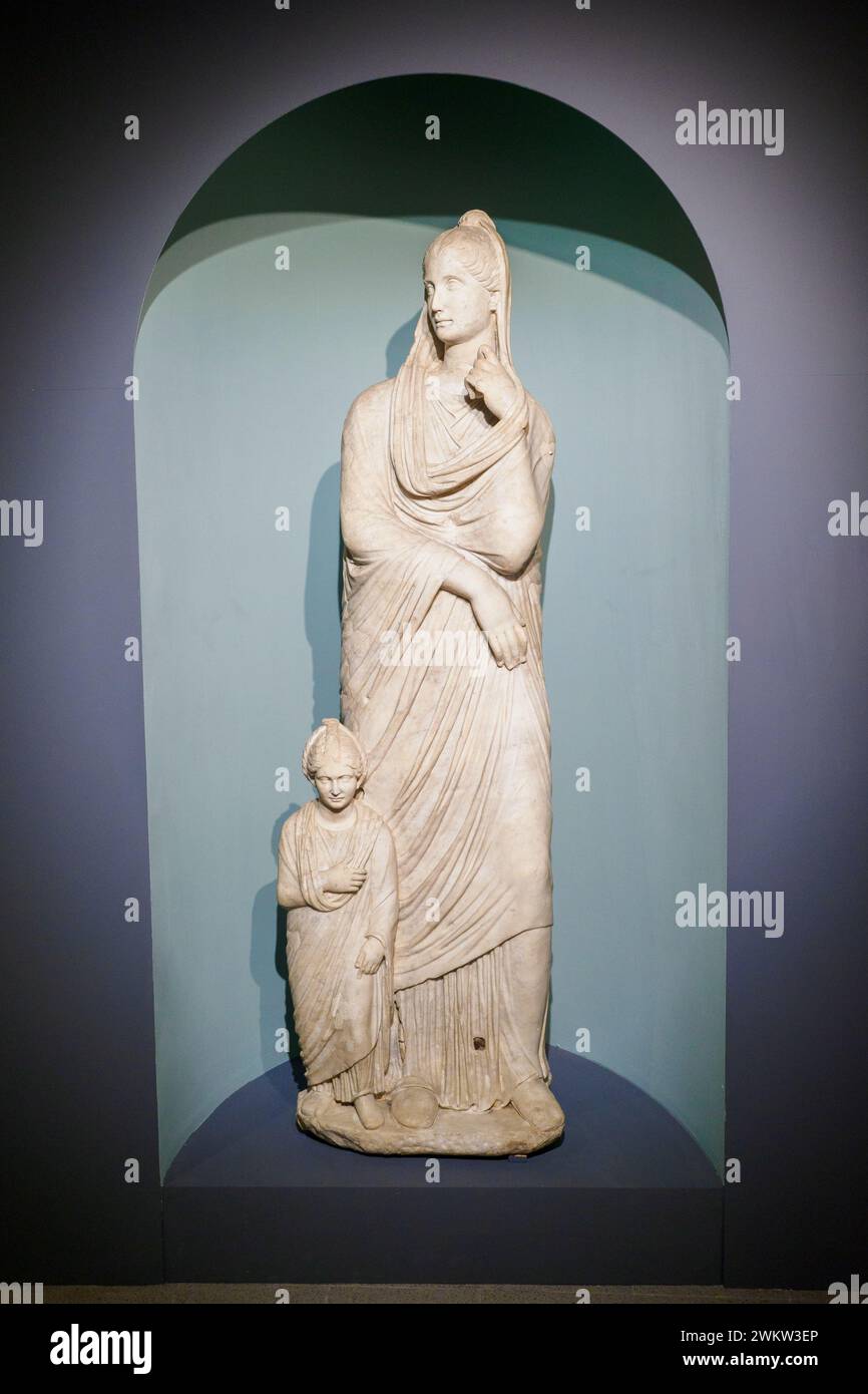Relief mit Frau und Jungfrau - 50-40 v. Chr., Lunense Marmor - Museo Centrale Montemartini, Rom, Italien Stockfoto